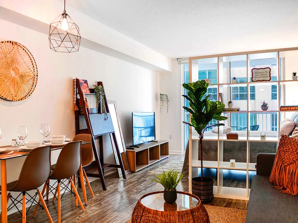 1 SE 12th St #17-ID1022185P