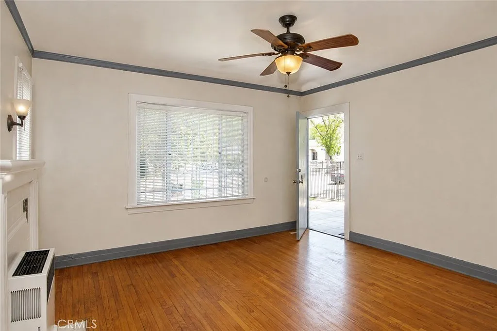 2 bed, 950 sqft, $2,400 — Photo 2