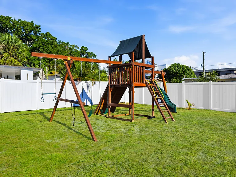 4310 W Carmen St — Photo 18