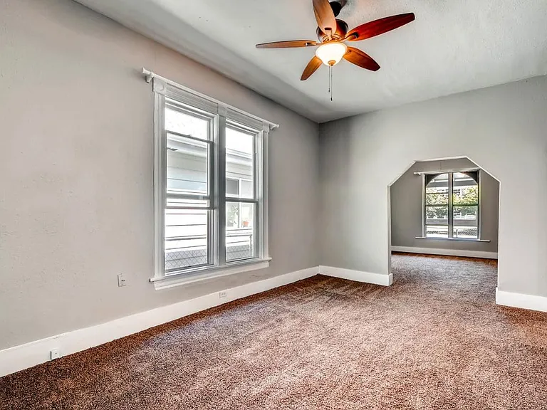 3225 N Marion St — Photo 5