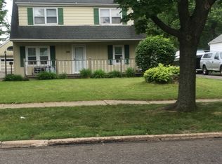 698 Archer Rd, Bedford, OH 44146