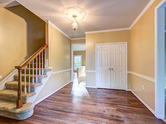 5th image of 2908 Pleasant Glen Dr