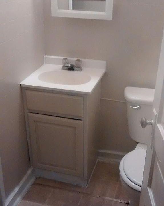 1st image of 2506 Dupont Ave N #4