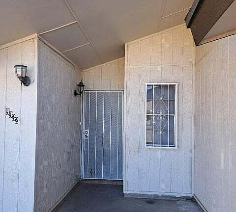 4th image of 9932 Honey Locust Ln
