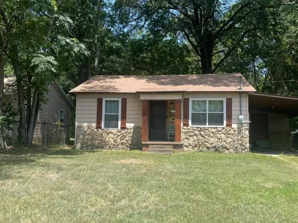 1306 W 10th St, Mount Pleasant, TX 75455
