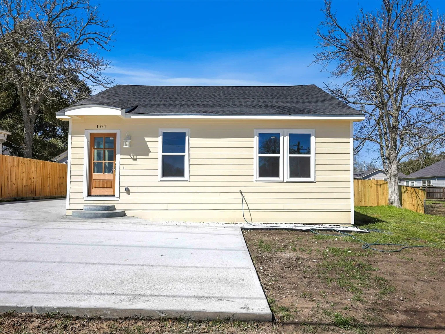 3 bed, 2.0 bath, 1309 sqft, $2,200 — Photo 4