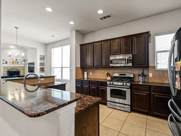 1417 Pelican Dr, Little Elm, TX 75068