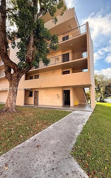 8895 Fontainebleau Blvd #111 — Photo 38