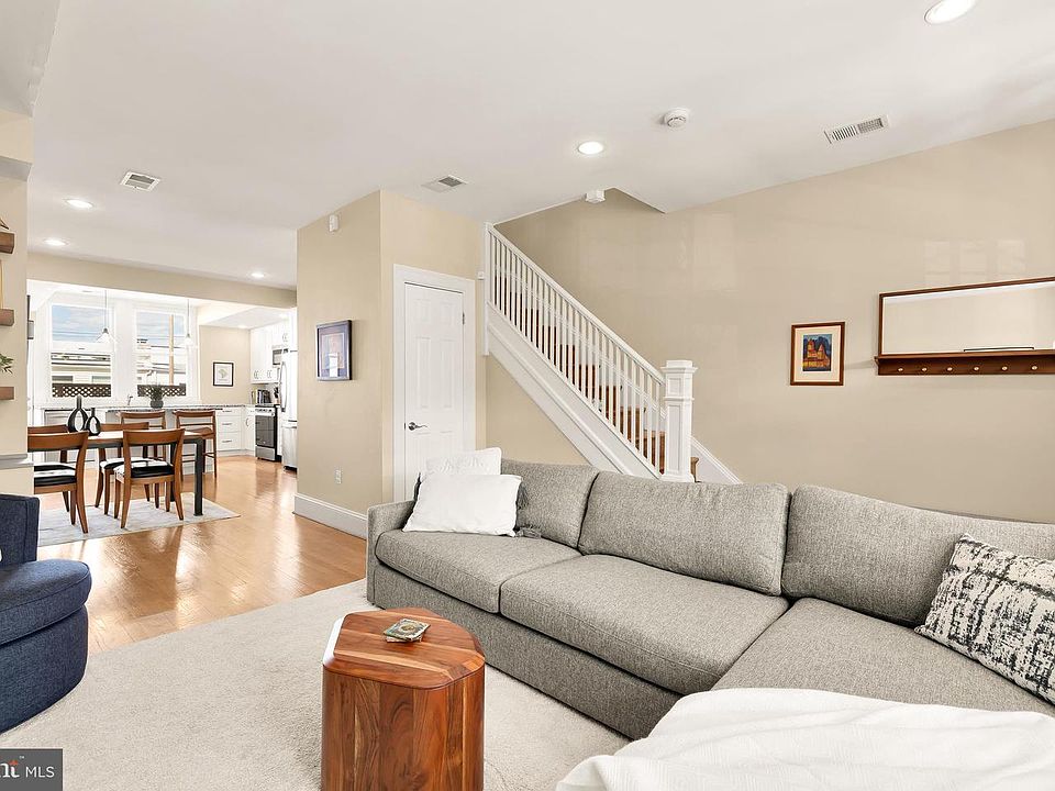 1st image of 407 Delafield Pl NW