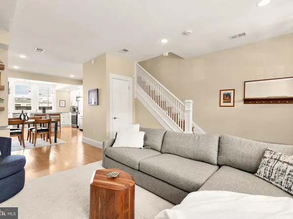 407 Delafield Pl NW, Washington, DC 20011