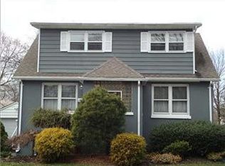 29 Upland Ave, Metuchen, NJ 08840