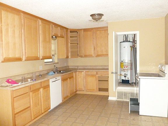 4th image of 217 Jordan Dr