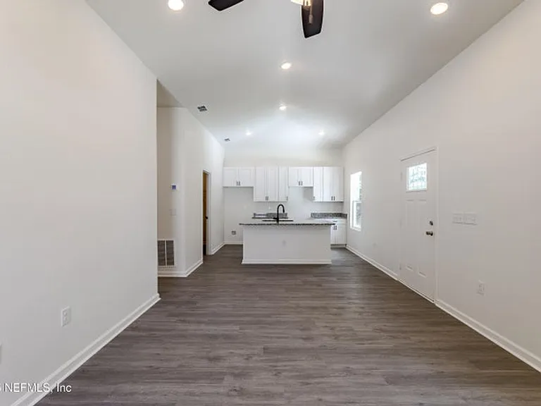 8123 Siskin Ave — Photo 4