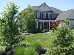 17525 Parkside Dr, North Royalton, OH 44133