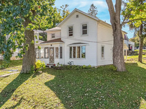 213 State St, Ripon, WI 54971