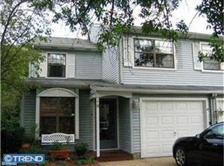 11 Farnwood Rd, Mount Laurel, NJ 08054