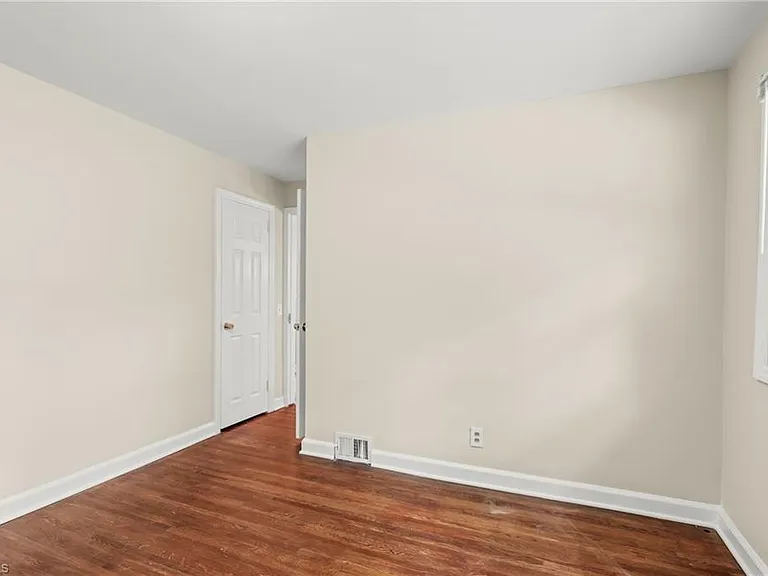 1200 Lamont Dr — Photo 17
