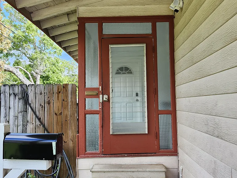 804 Winding Way St — Photo 2