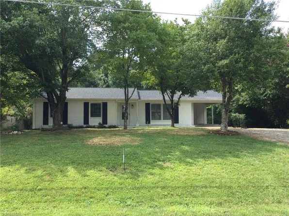 3230 Wide Country Rd, Pfafftown, NC 27040