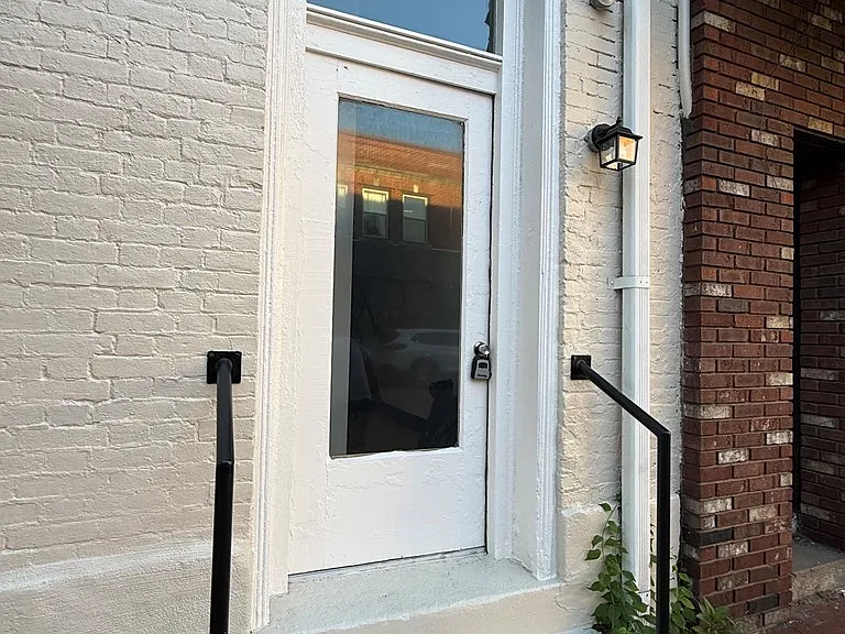 701 Charles St #B — Photo 2