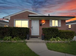 8061 Gerald Ave, Warren, MI 48093