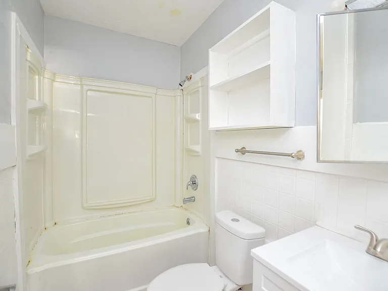 705 E Lexington Ave — Photo 5