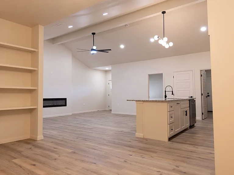 2105 Bryant St — Photo 6