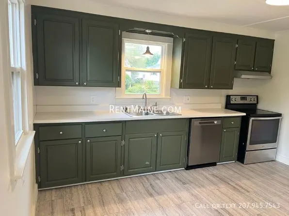 33 Violette Ave, Waterville, ME 04901