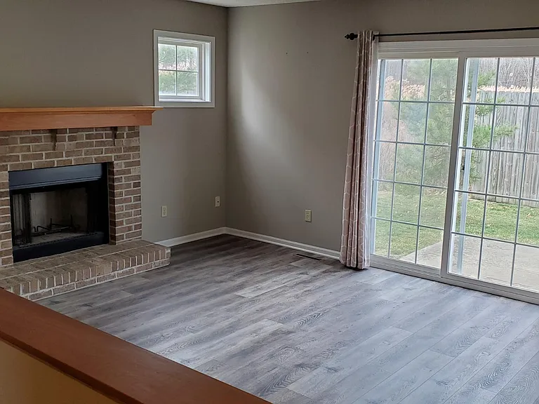 396 Angela Ln — Photo 4