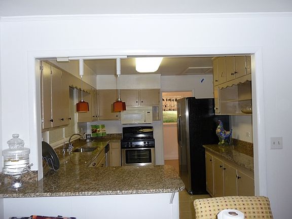 3rd image of 2520 Yorkmont Dr