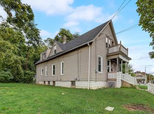 1522 W Chambers St, Milwaukee, WI 53206