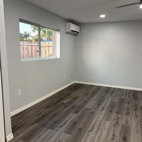 500 Montana Ave — Photo 17