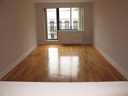 Rented by Metropolis Real Estate of Manhattan | media 17