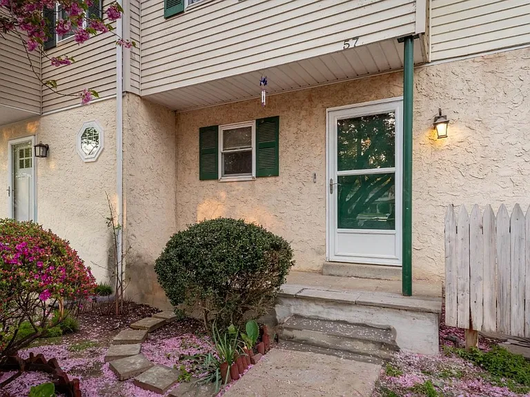 57 Brighton Ct #57 — Photo 18