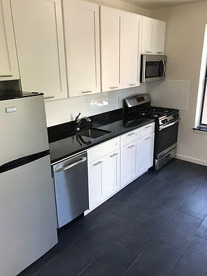 Rented by PMG Real Estate  | media 20