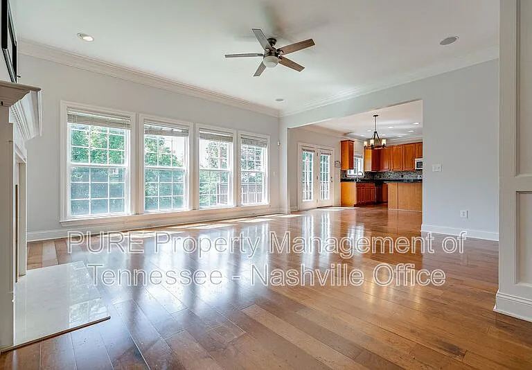 1214 Broadmoor Cir — Photo 9