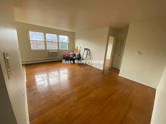 2nd image of 7744 N Eastlake Ter #4W