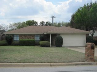 2107 Pecos Dr, Grapevine, TX 76051