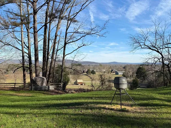 226 Walter Bird Dr, Owens Cross Roads, AL 35763