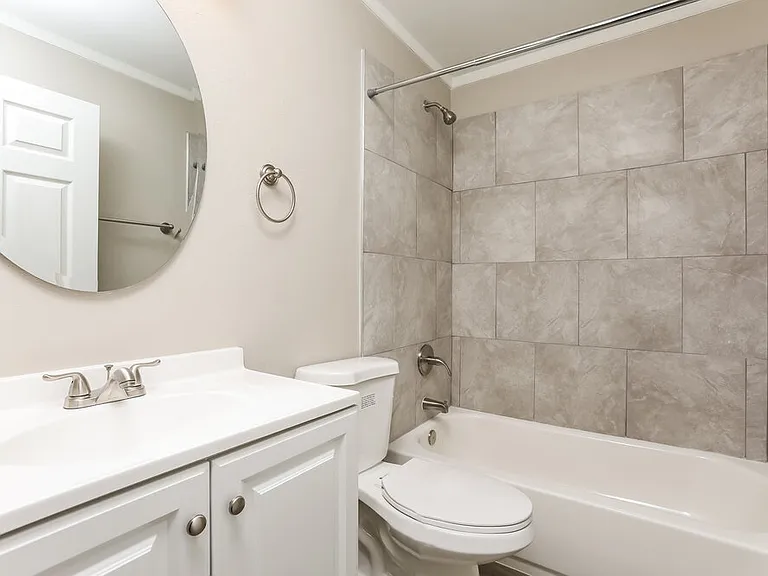 130 Kinney Ct — Photo 14