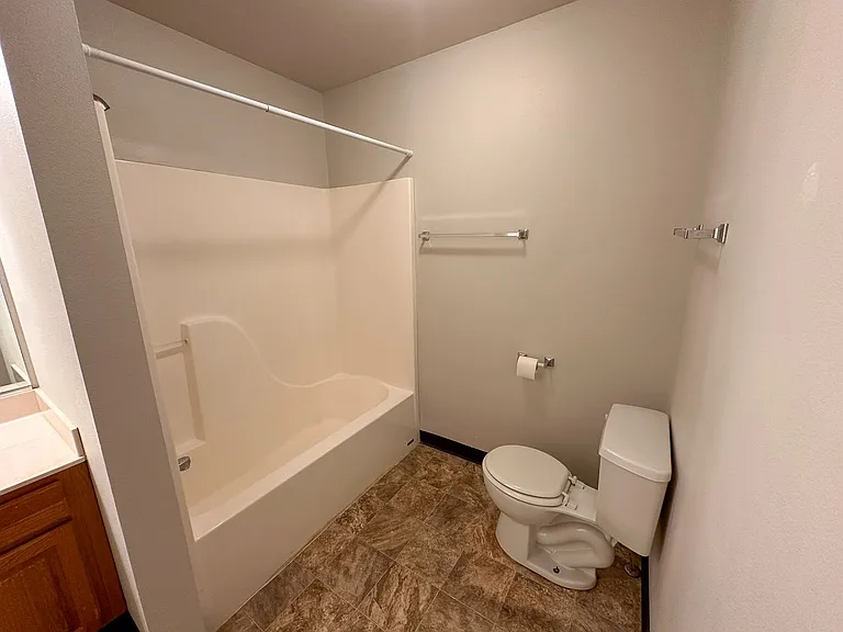 1401 N Dakota Ave — Photo 11