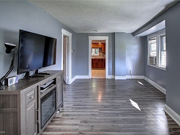 4th image of 4520 Milford Ave