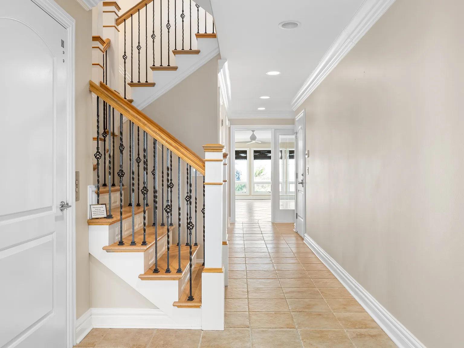 4 bed, 4.5 bath, 5100 sqft, $6,000 — Photo 3