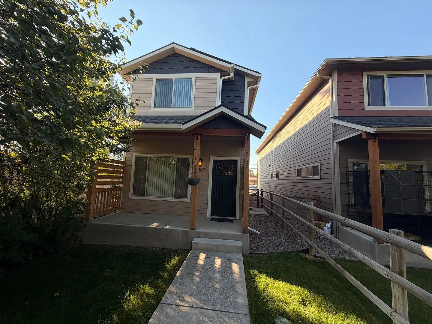 Well-Maintained 3-Bedroom Home with Garage — Photo 3