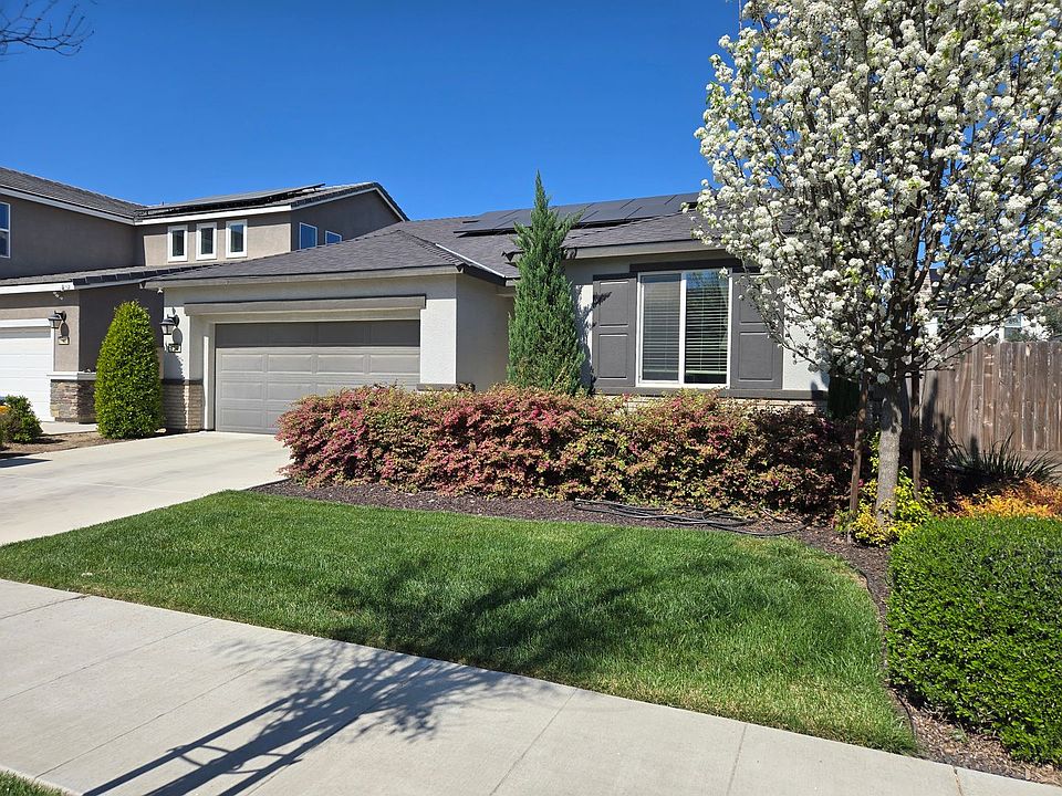 1st image of 3154 E Laura Ave