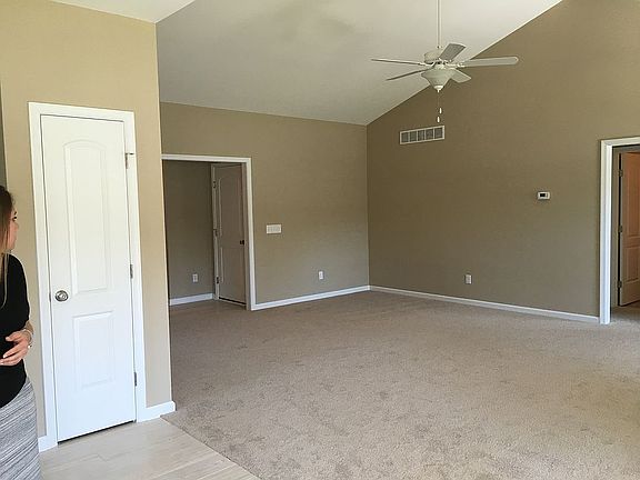 5th image of 38 Farmhouse Trl