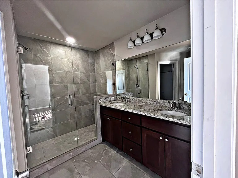 4916 Villas Dr #4916 — Photo 17