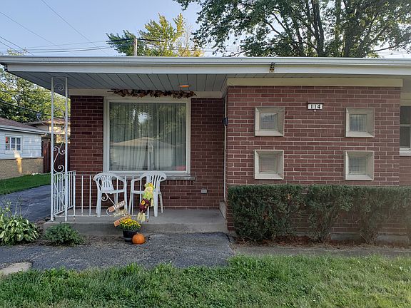 Enclosed front porch