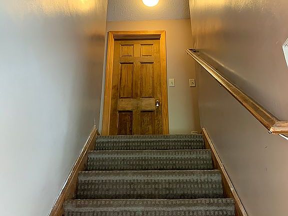2nd image of 160 Birchcroft Rd