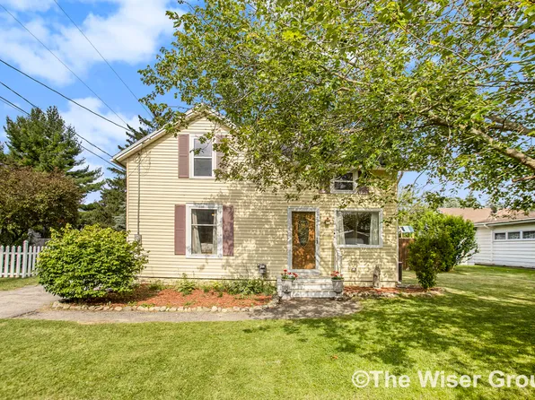 827 S Washington St, Hastings, MI 49058